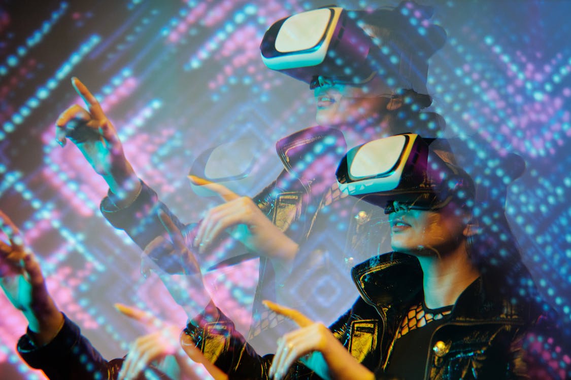 When Art Meets AR: Visual Magic in the Digital Age